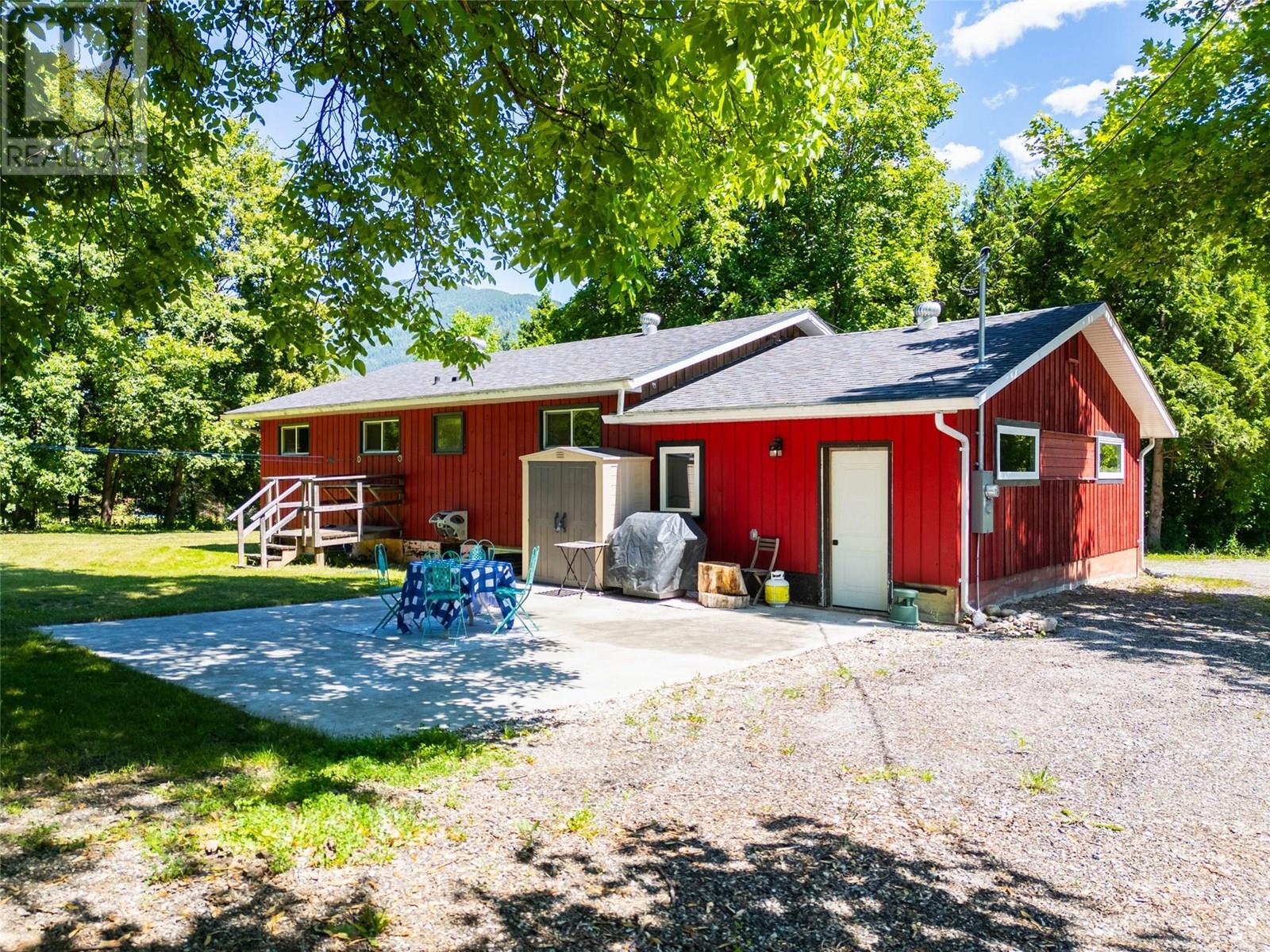 1801 3a Highway, Castlegar, British Columbia  V1N 3E2 - Photo 27 - 10355396