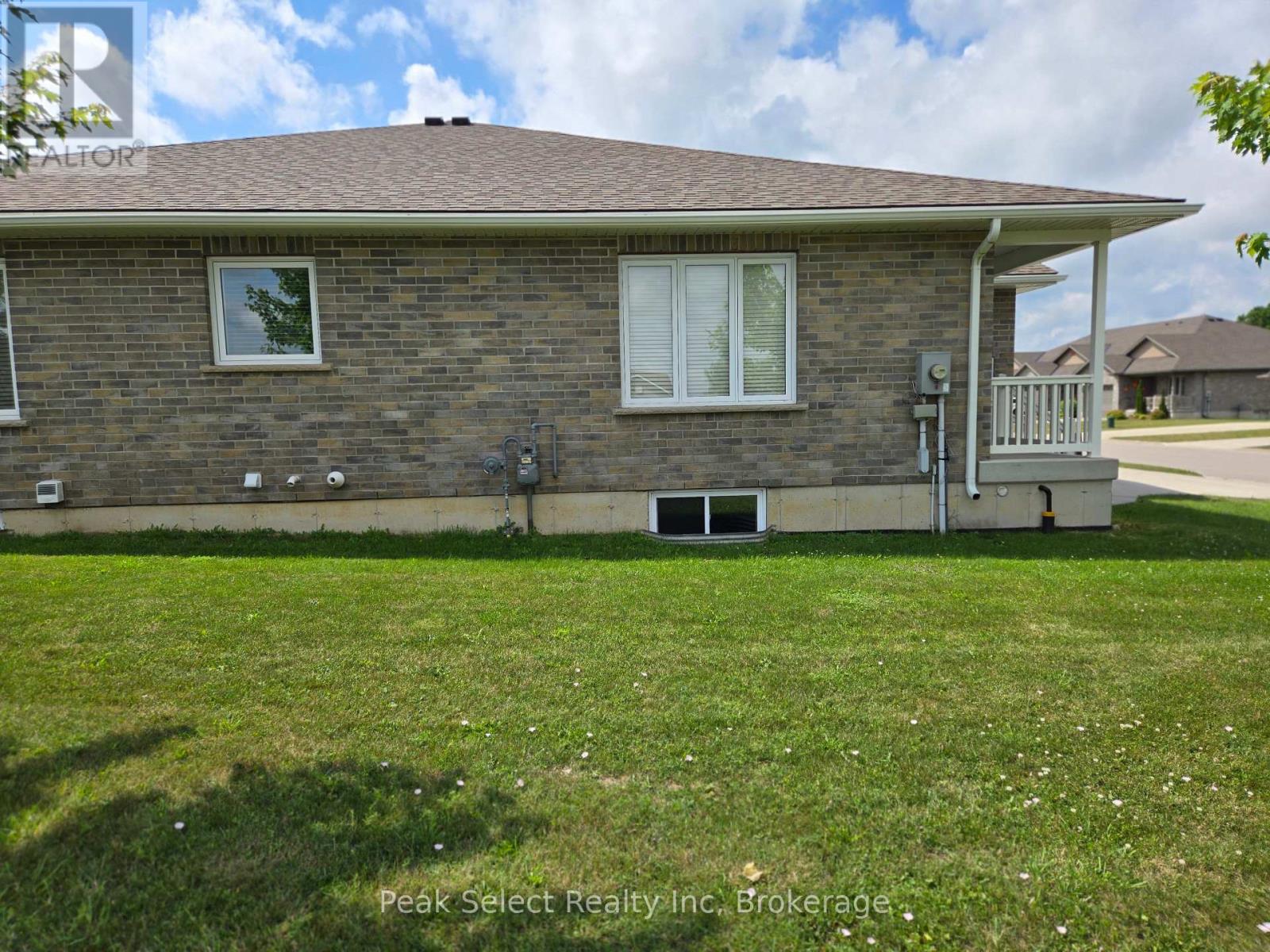 A - 12 Clayton Street, West Perth, Ontario  N0K 1N0 - Photo 5 - X12274861