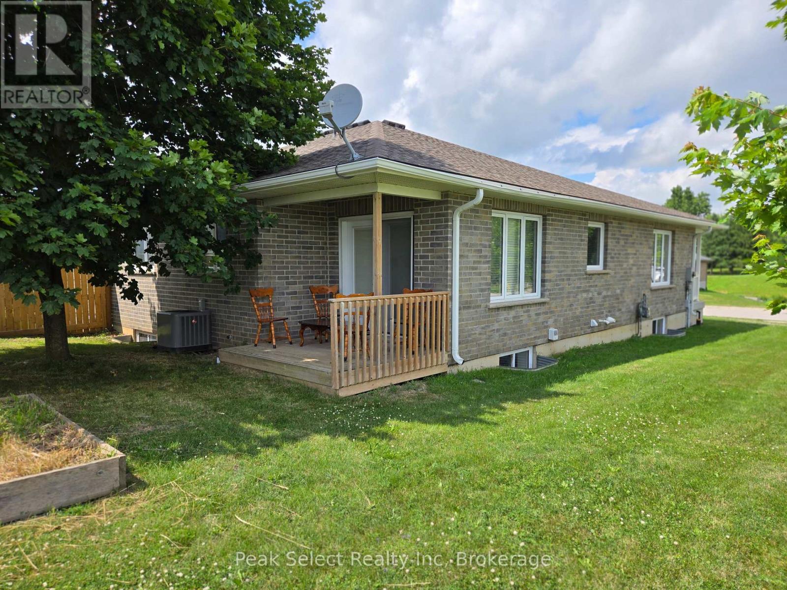 A - 12 Clayton Street, West Perth, Ontario  N0K 1N0 - Photo 6 - X12274861