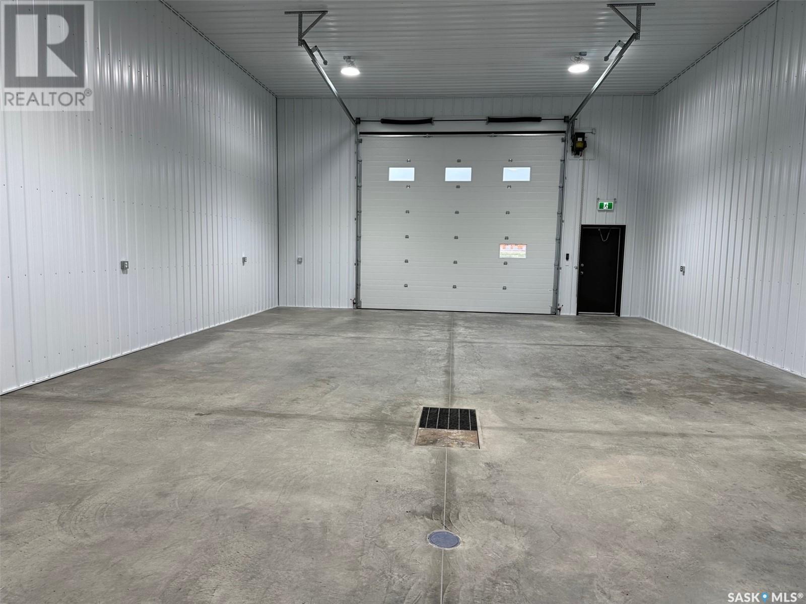 Brock Industrial Bays, Moose Jaw Rm No. 161, Saskatchewan  S6H 7K7 - Photo 4 - SK011725