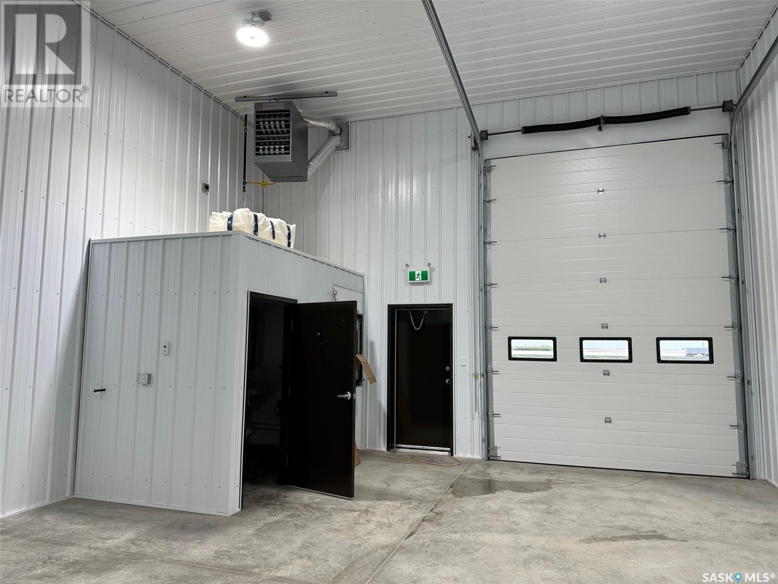 Brock Industrial Bays, Moose Jaw Rm No. 161, Saskatchewan  S6H 7K7 - Photo 5 - SK011725