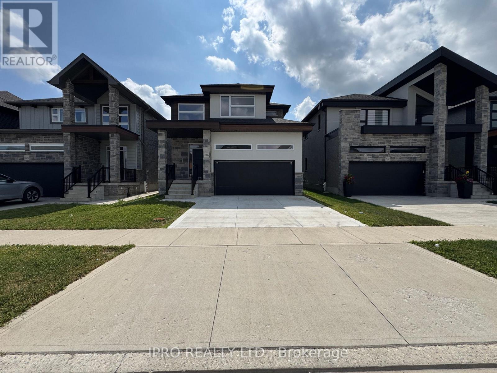 Property at 516 DOONWOODS CRESCENT W image 1