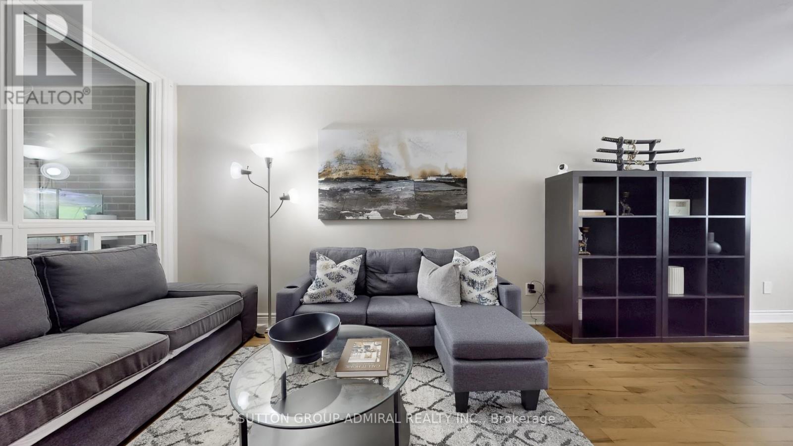 Property at 812 - 22 TANDRIDGE CRESCENT image 2