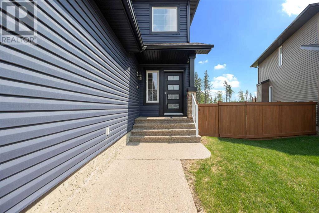 Property at 118 Mayflower Bay image 3