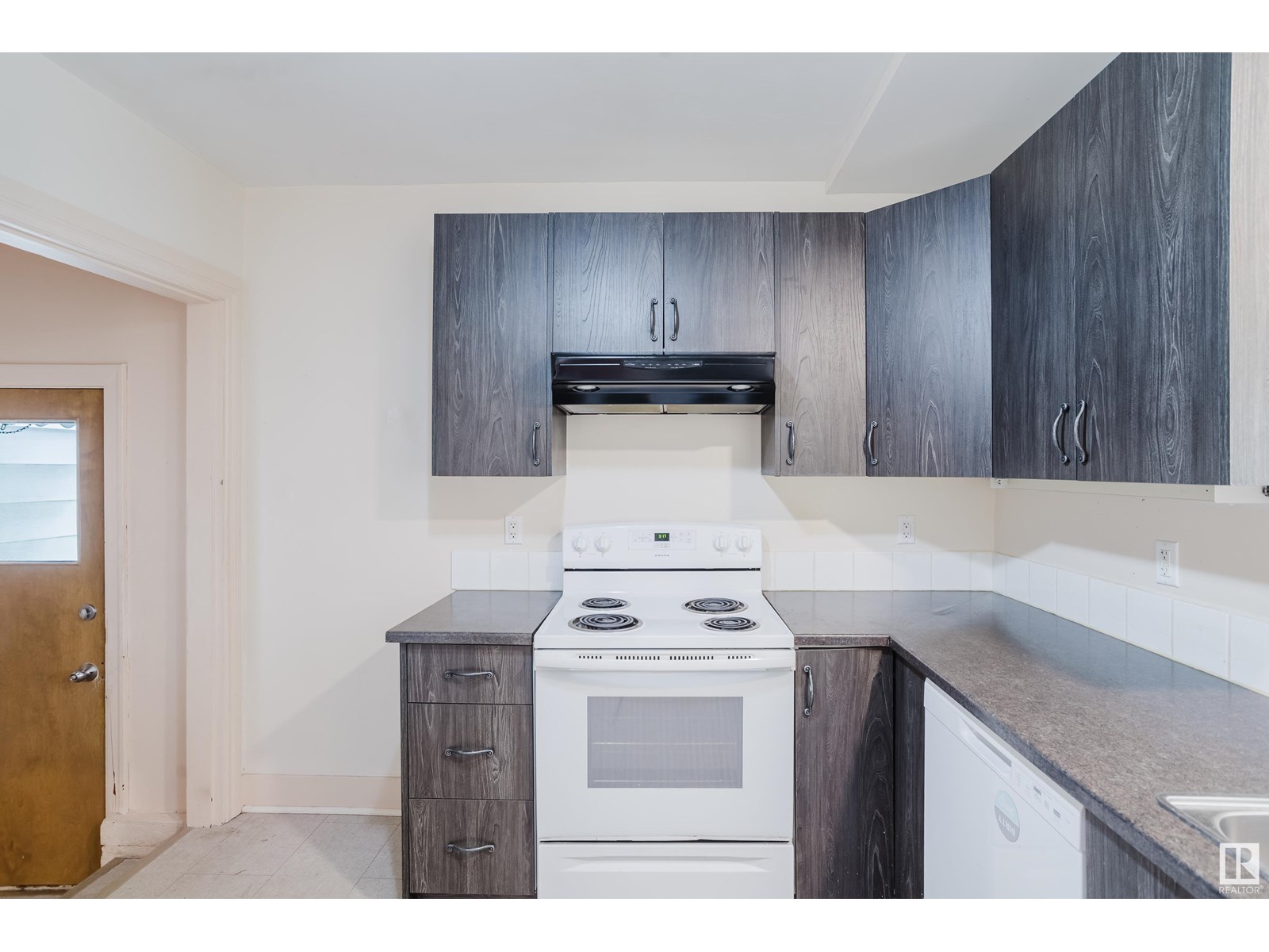 Property at 11503 67 ST NW image 3