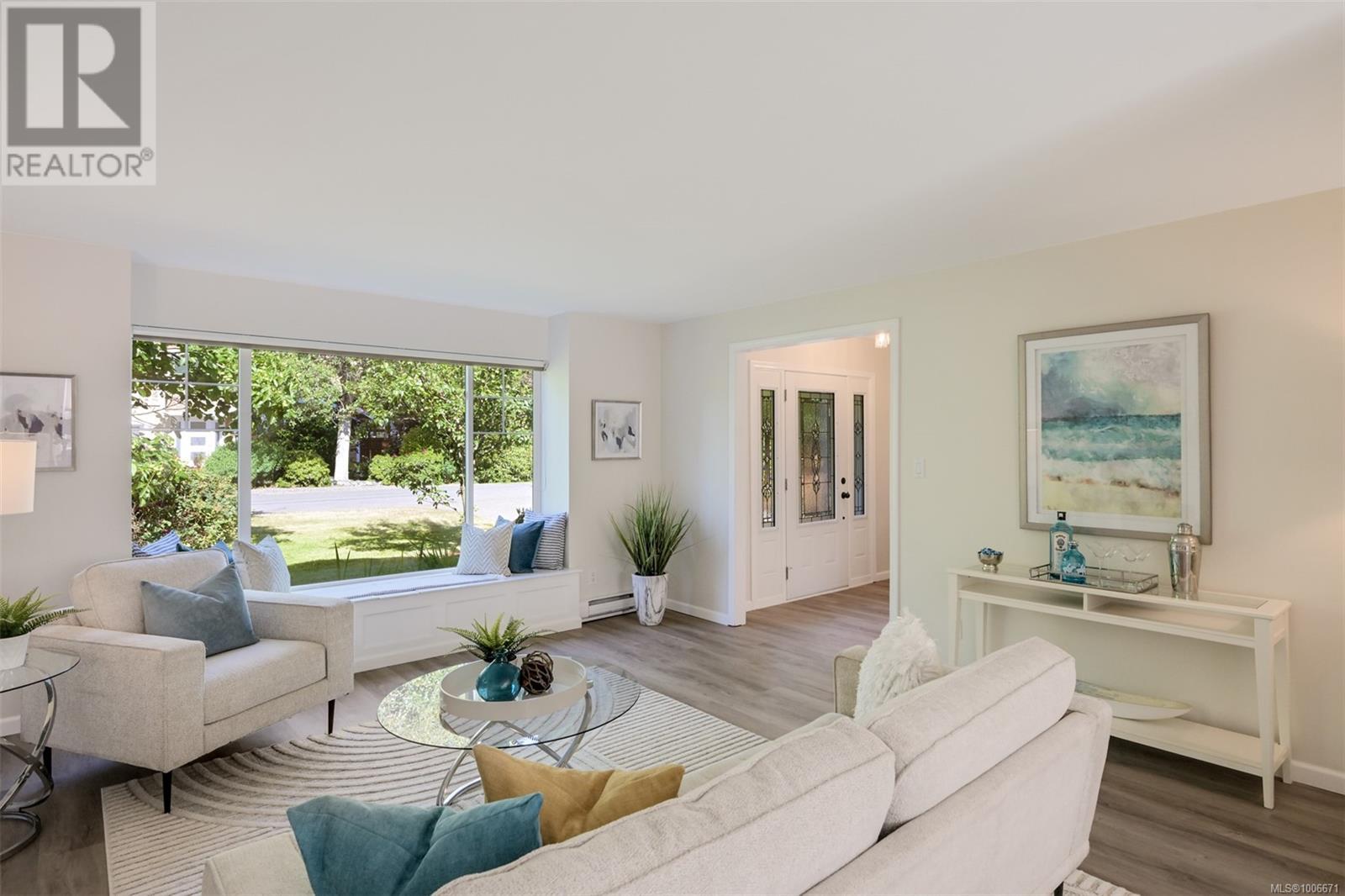 Property at 9661 Seventh St image 4