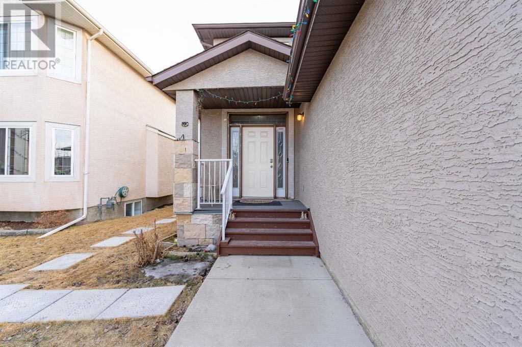 Property at 107 East Lake View image 2