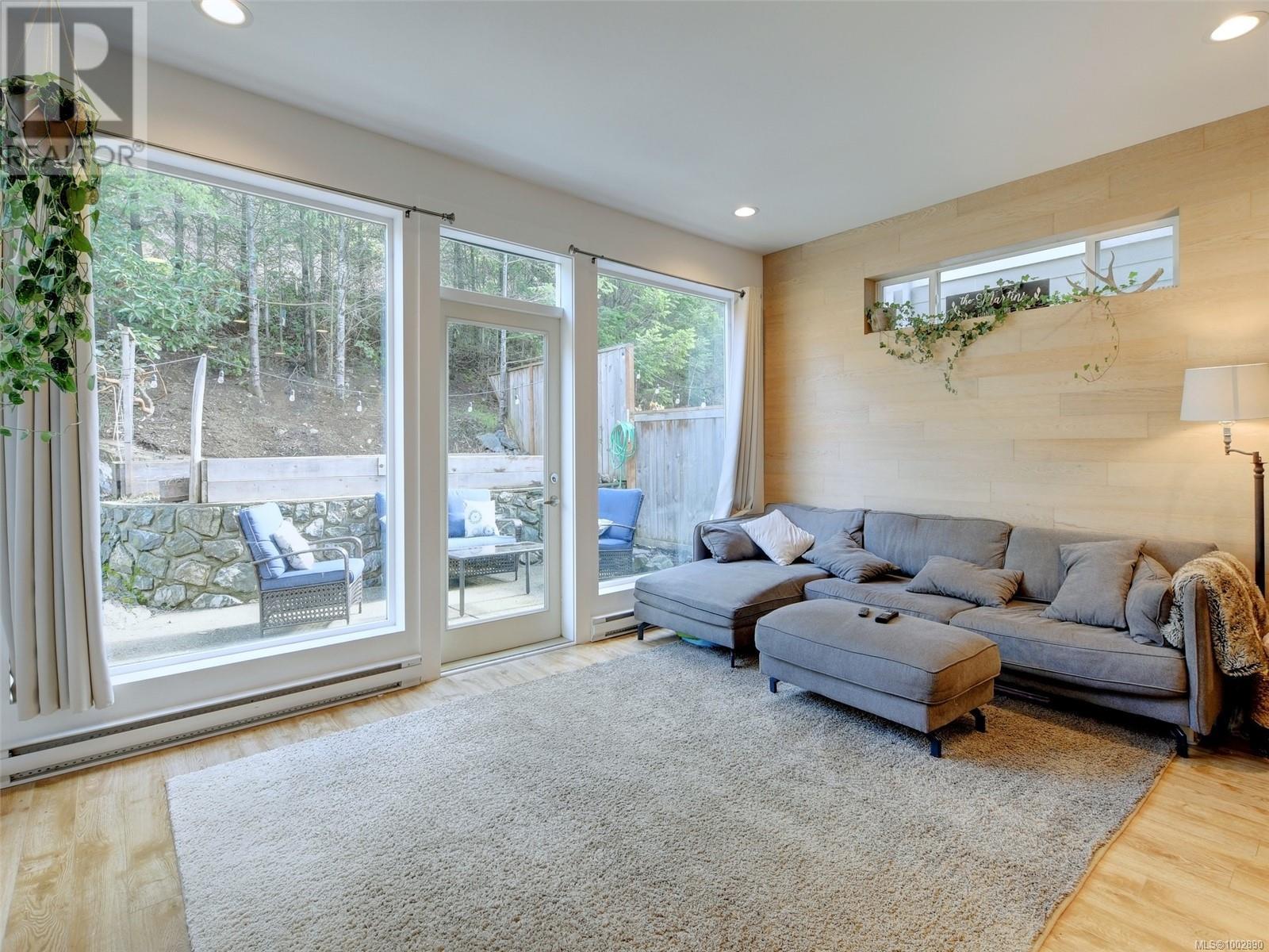 Property at 3351 Vision Way image 5