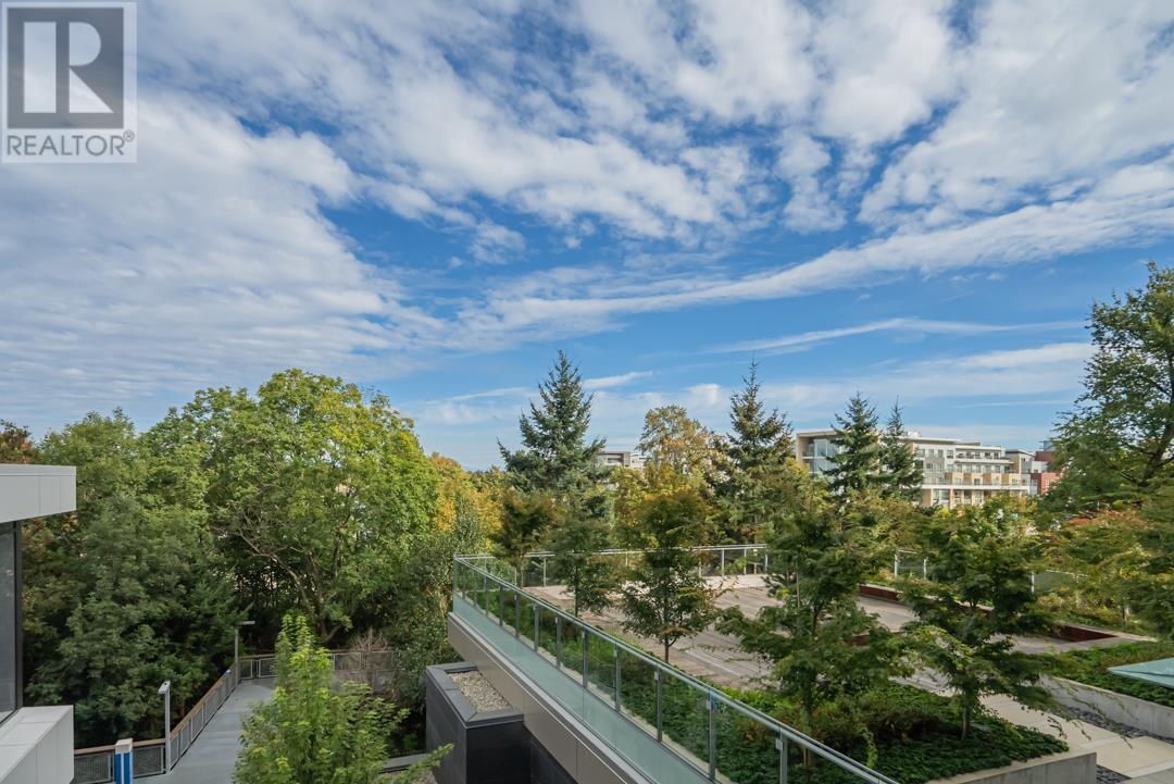 Listing Picture 12 of 23 : 306 6855 PEARSON WAY, Richmond / 烈治文 - 魯藝地產 Yvonne Lu Group - MLS Medallion Club Member