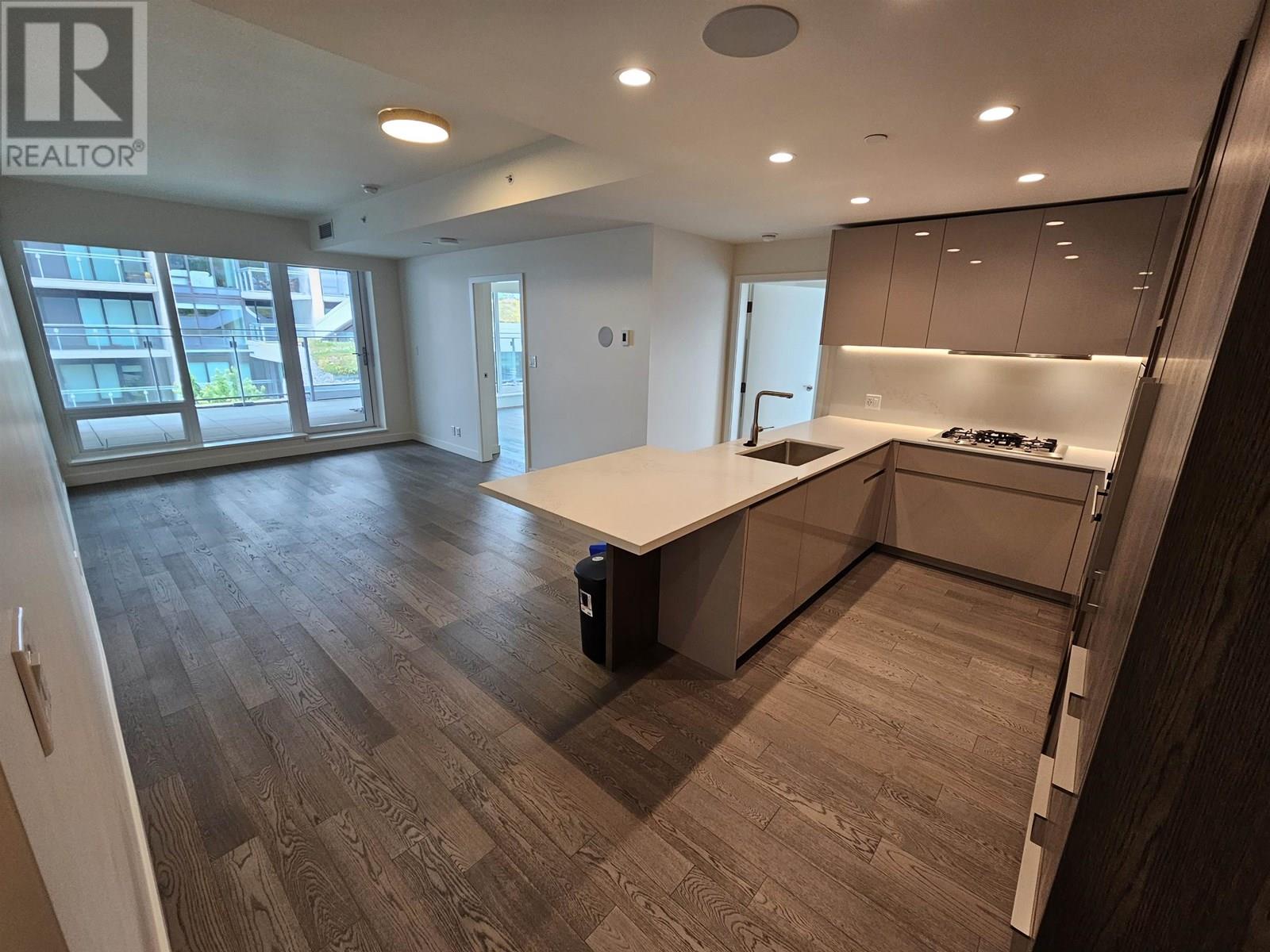 Listing Picture 3 of 23 : 306 6855 PEARSON WAY, Richmond / 烈治文 - 魯藝地產 Yvonne Lu Group - MLS Medallion Club Member