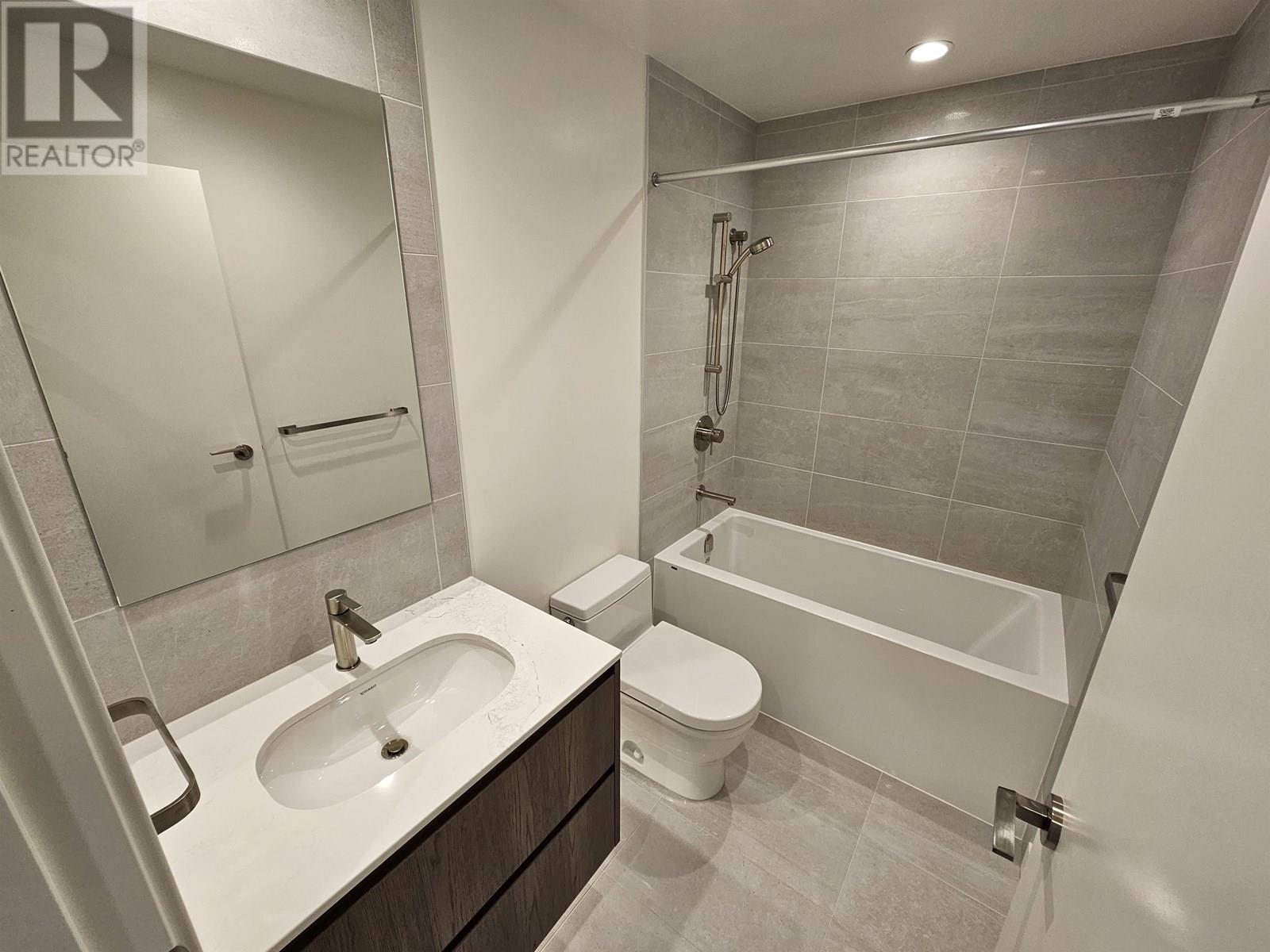 Listing Picture 10 of 23 : 306 6855 PEARSON WAY, Richmond / 烈治文 - 魯藝地產 Yvonne Lu Group - MLS Medallion Club Member