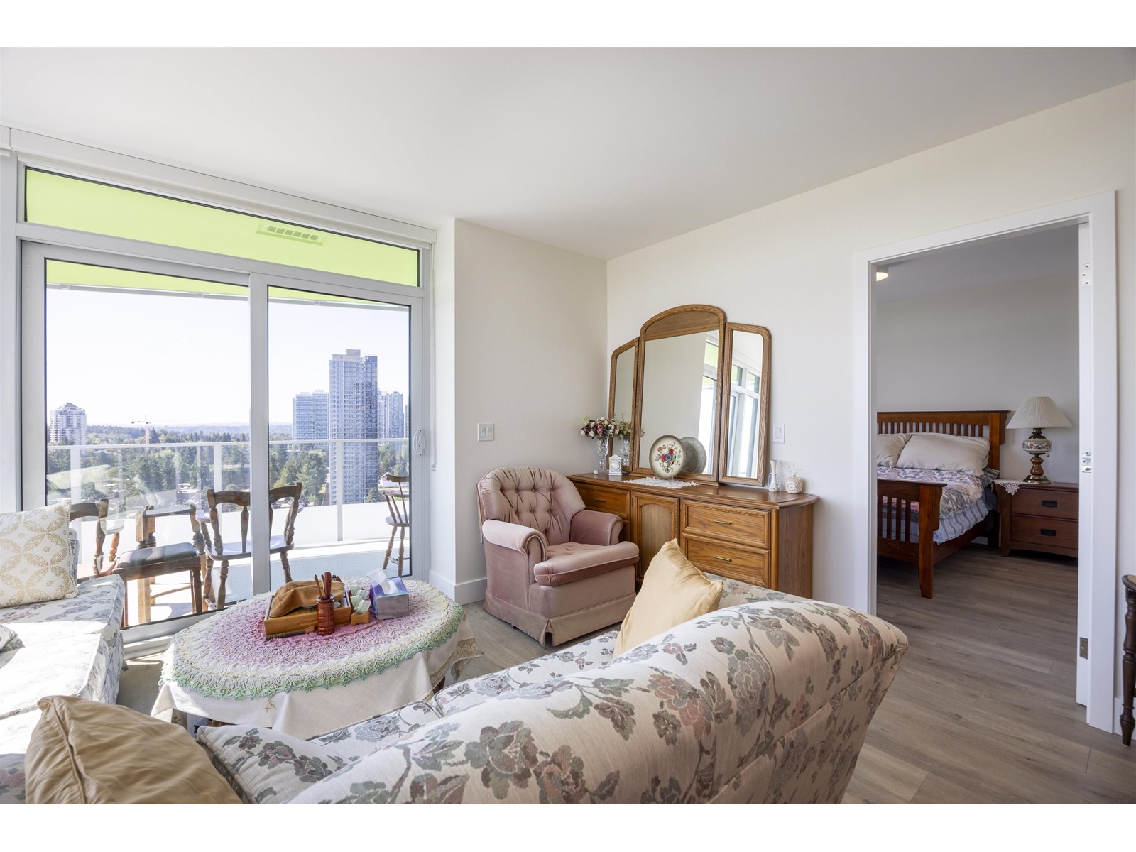 1602 10428 Whalley Boulevard, Surrey, British Columbia  V3T 1W6 - Photo 16 - R3025419