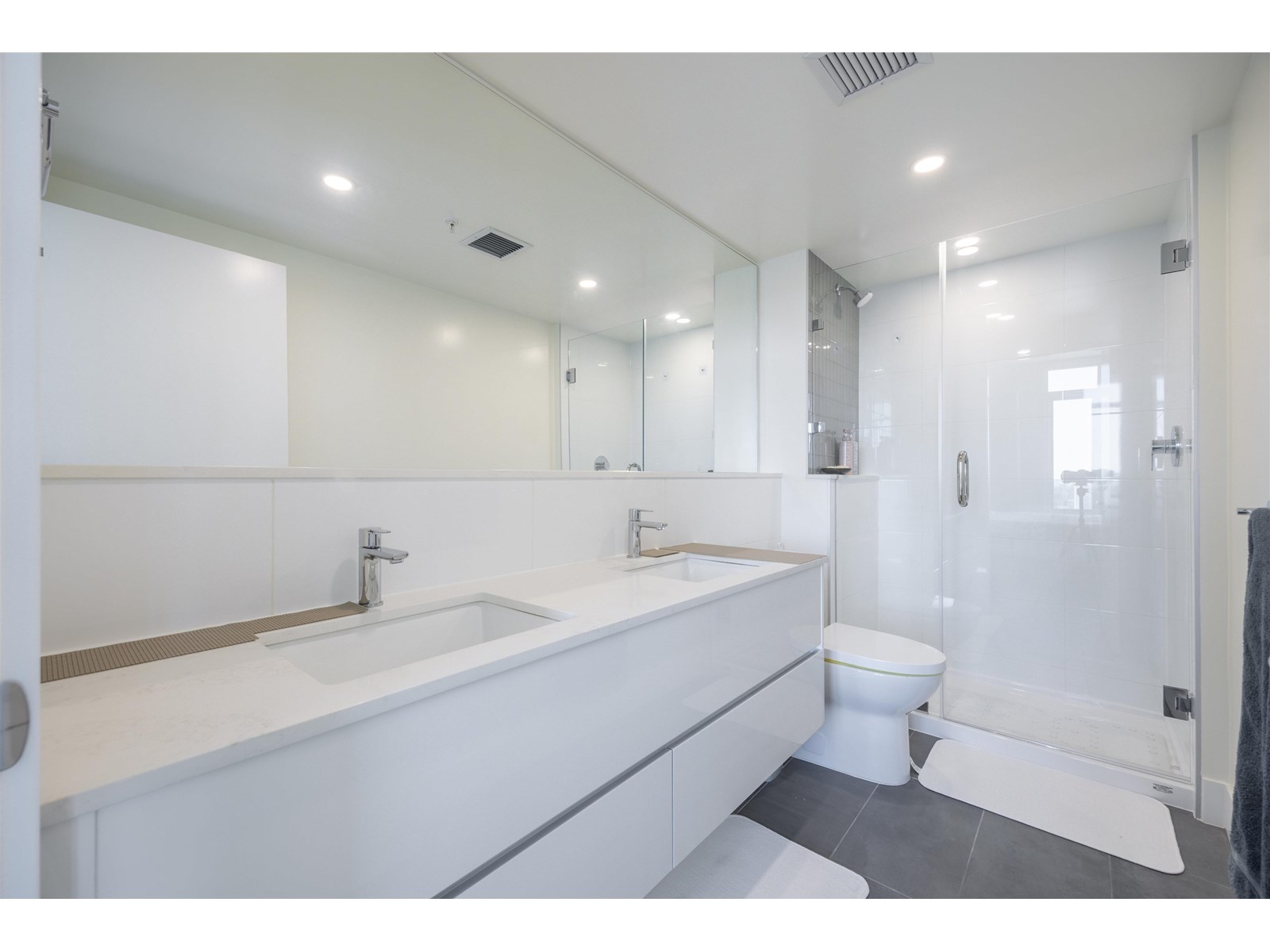 1602 10428 Whalley Boulevard, Surrey, British Columbia  V3T 1W6 - Photo 9 - R3025419