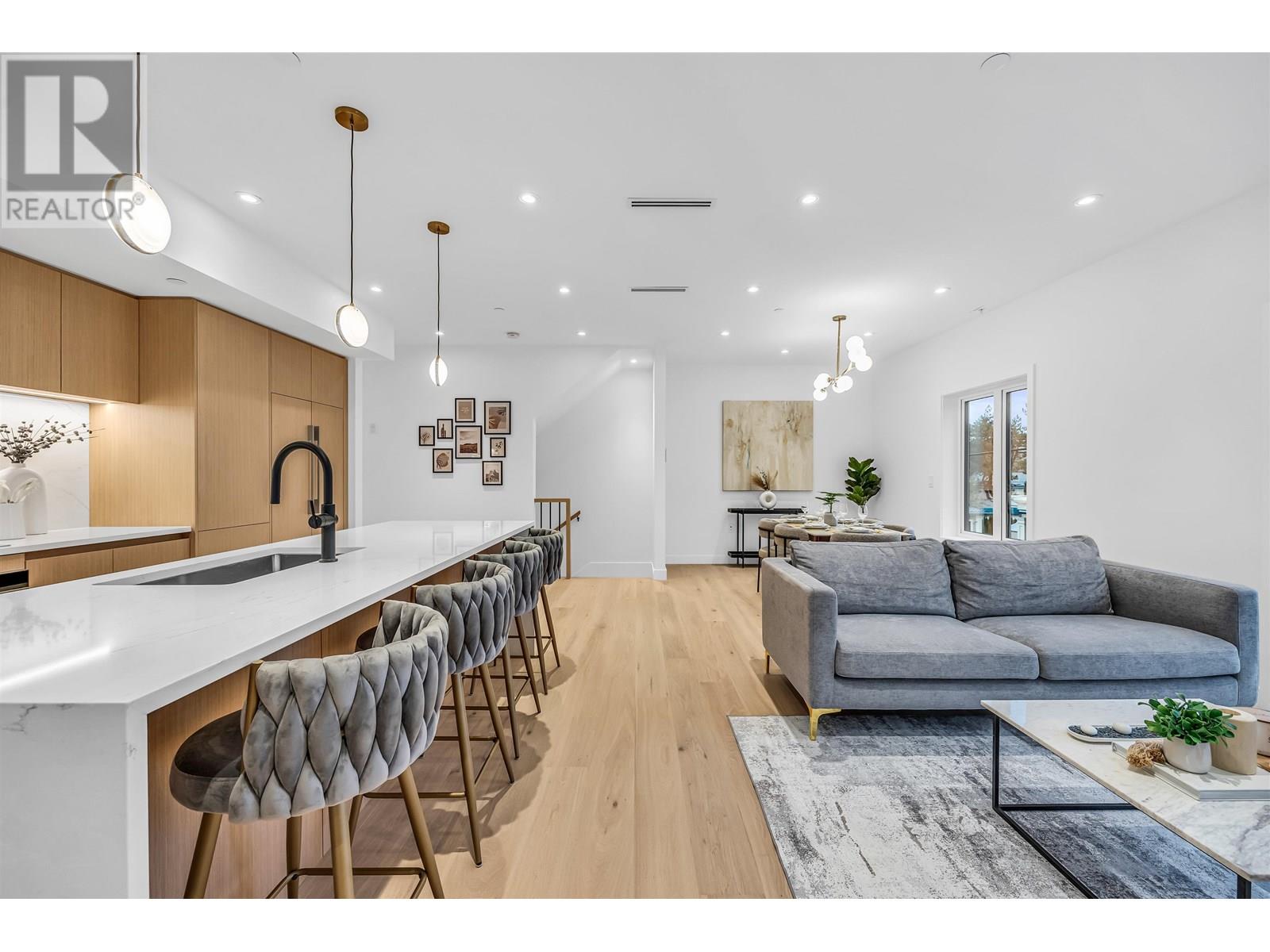 Property at 1012 W 52ND AVENUE image 3