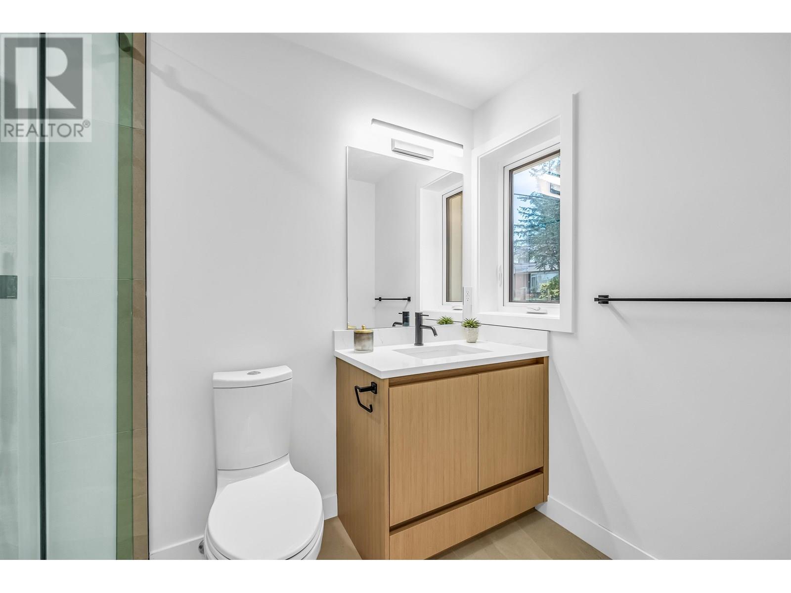 Listing Picture 20 of 37 : 1012 W 52ND AVENUE, Vancouver / 溫哥華 - 魯藝地產 Yvonne Lu Group - MLS Medallion Club Member