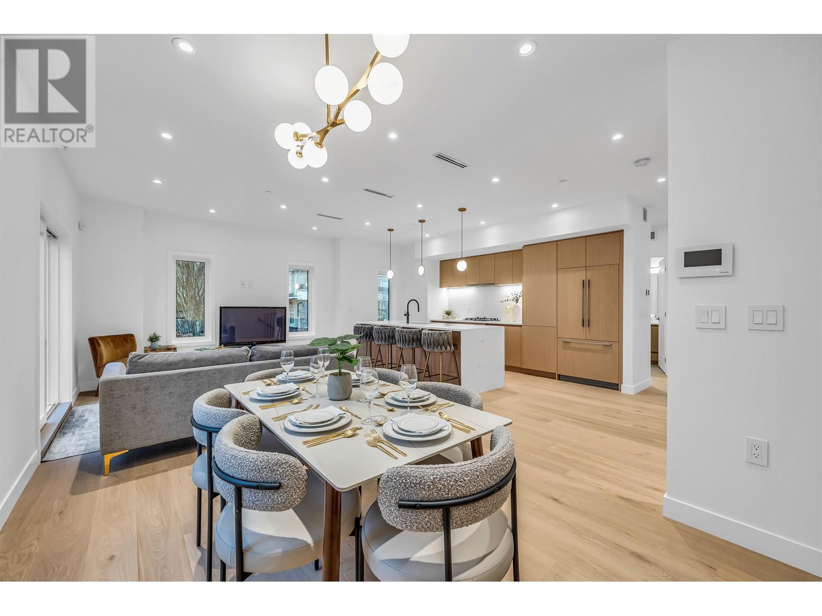 Listing Picture 10 of 37 : 1012 W 52ND AVENUE, Vancouver / 溫哥華 - 魯藝地產 Yvonne Lu Group - MLS Medallion Club Member