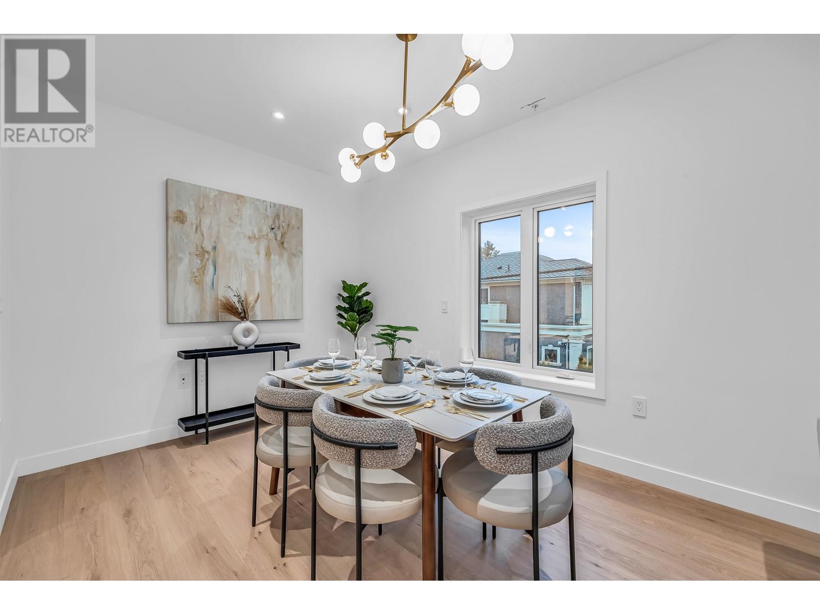 Listing Picture 9 of 37 : 1012 W 52ND AVENUE, Vancouver / 溫哥華 - 魯藝地產 Yvonne Lu Group - MLS Medallion Club Member