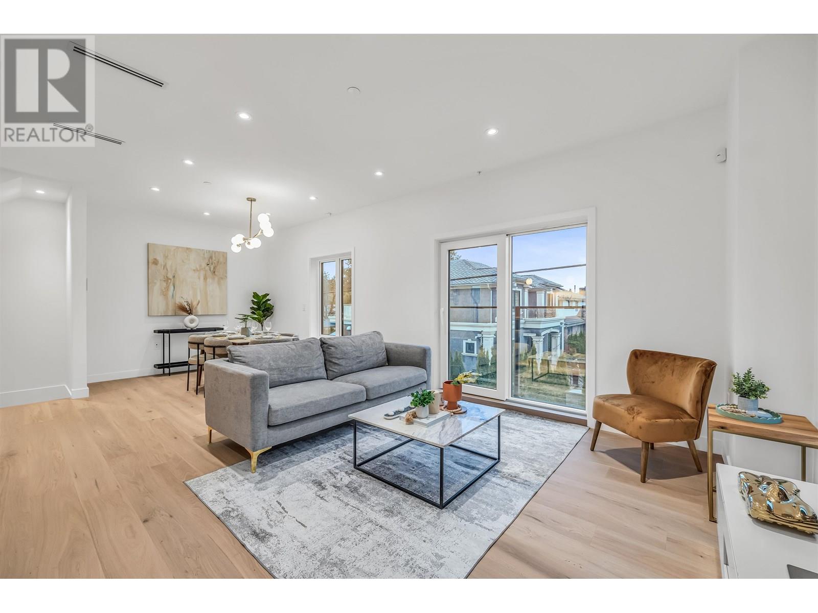 Listing Picture 8 of 37 : 1012 W 52ND AVENUE, Vancouver / 溫哥華 - 魯藝地產 Yvonne Lu Group - MLS Medallion Club Member