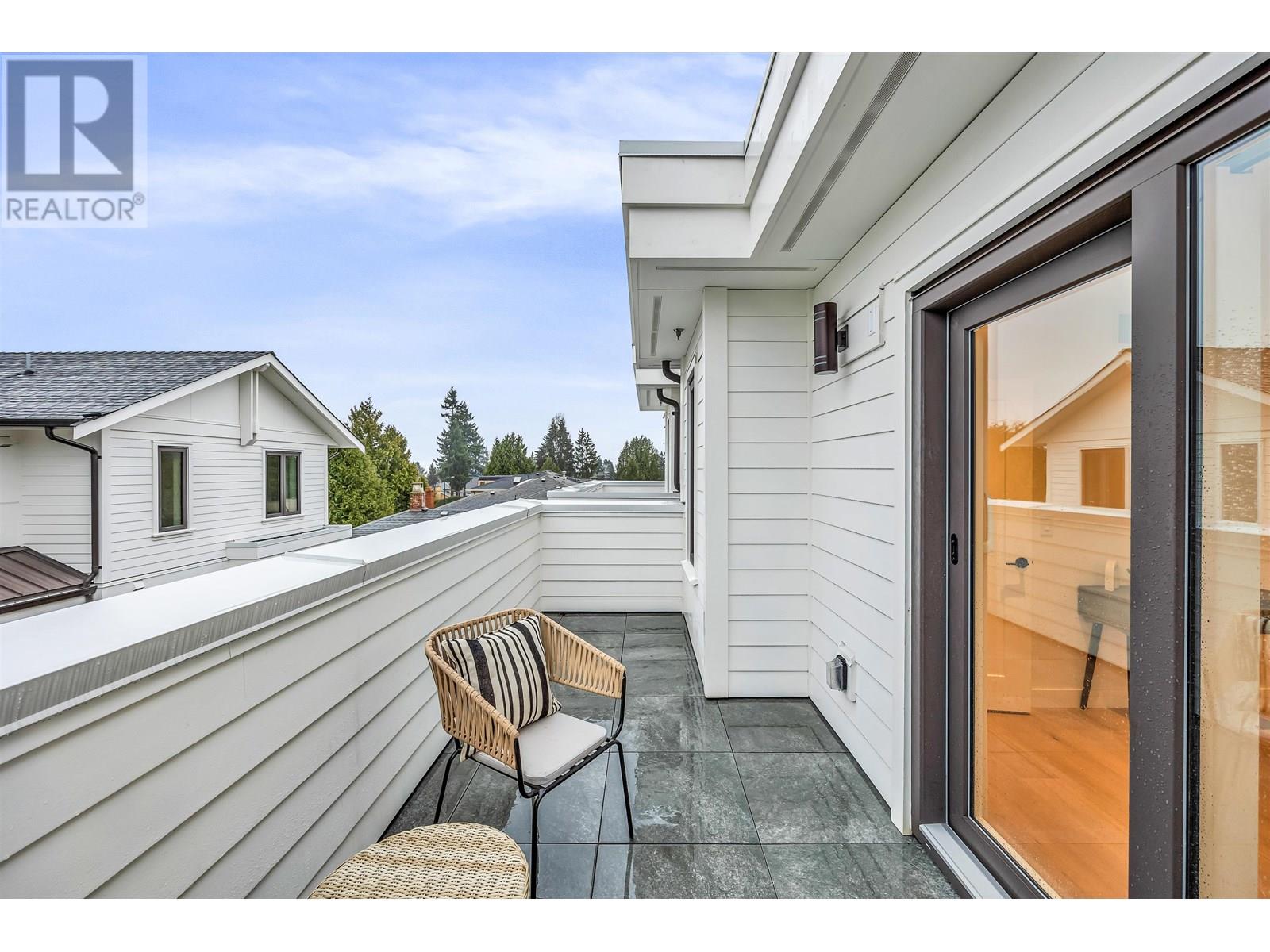 Listing Picture 27 of 37 : 1012 W 52ND AVENUE, Vancouver / 溫哥華 - 魯藝地產 Yvonne Lu Group - MLS Medallion Club Member