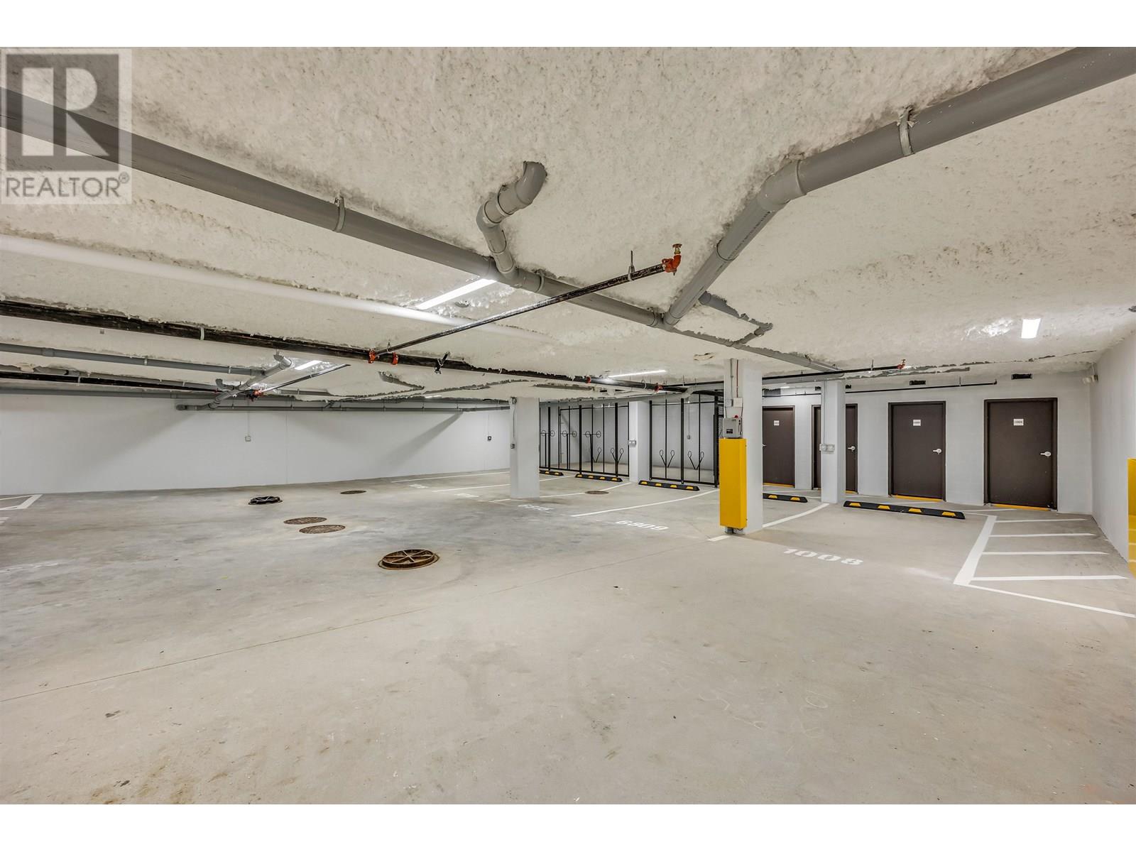 Listing Picture 31 of 37 : 1012 W 52ND AVENUE, Vancouver / 溫哥華 - 魯藝地產 Yvonne Lu Group - MLS Medallion Club Member