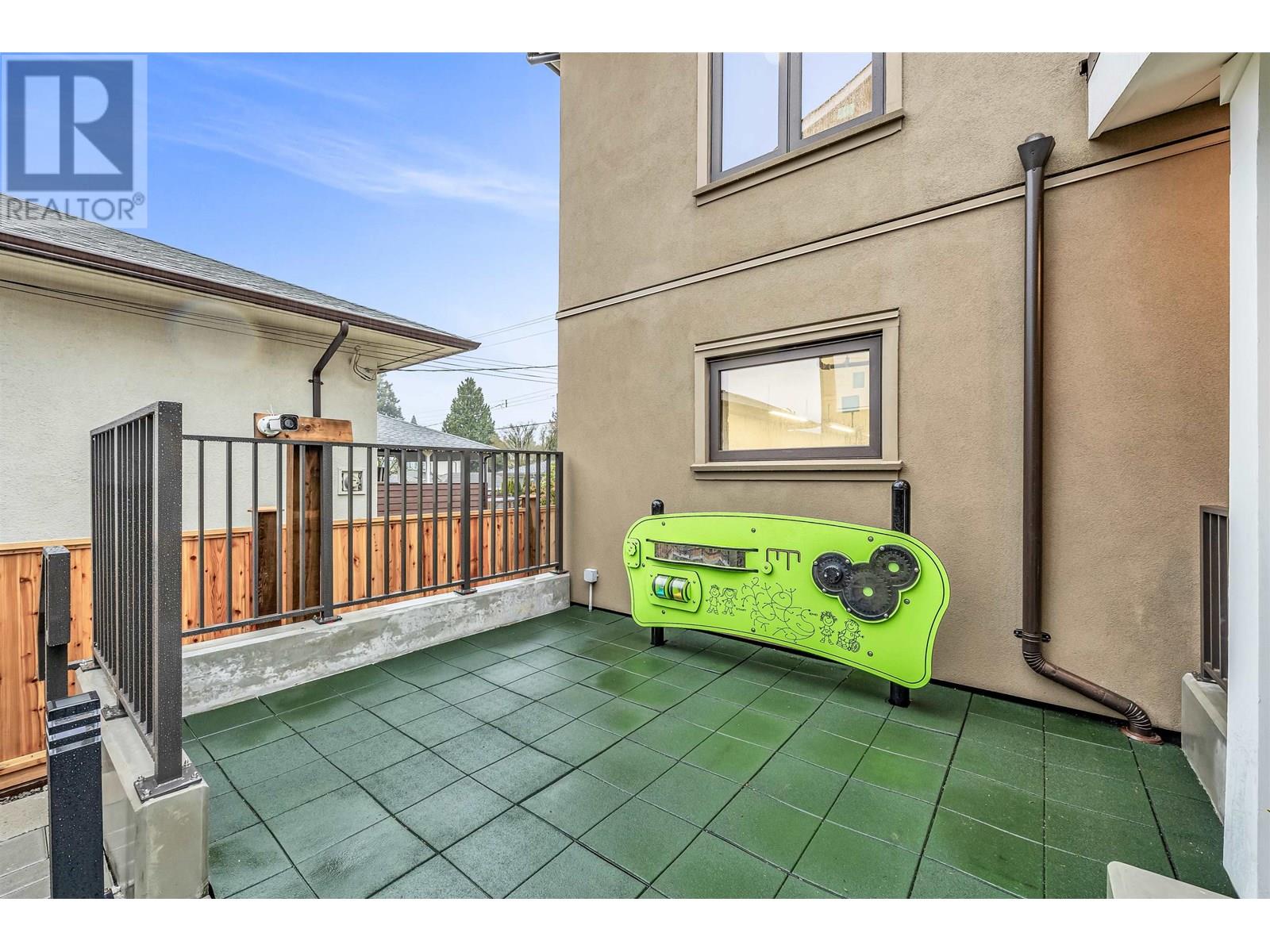 Listing Picture 34 of 37 : 1012 W 52ND AVENUE, Vancouver / 溫哥華 - 魯藝地產 Yvonne Lu Group - MLS Medallion Club Member