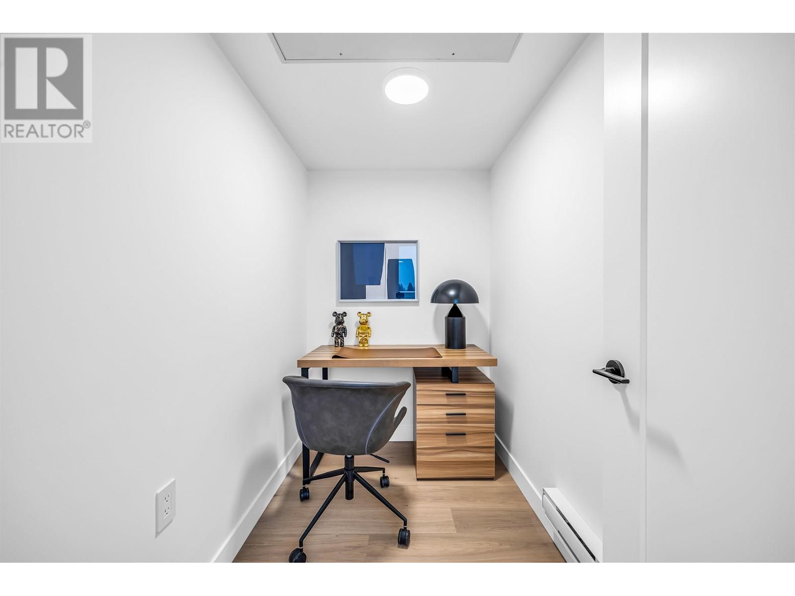 Listing Picture 30 of 37 : 1012 W 52ND AVENUE, Vancouver / 溫哥華 - 魯藝地產 Yvonne Lu Group - MLS Medallion Club Member