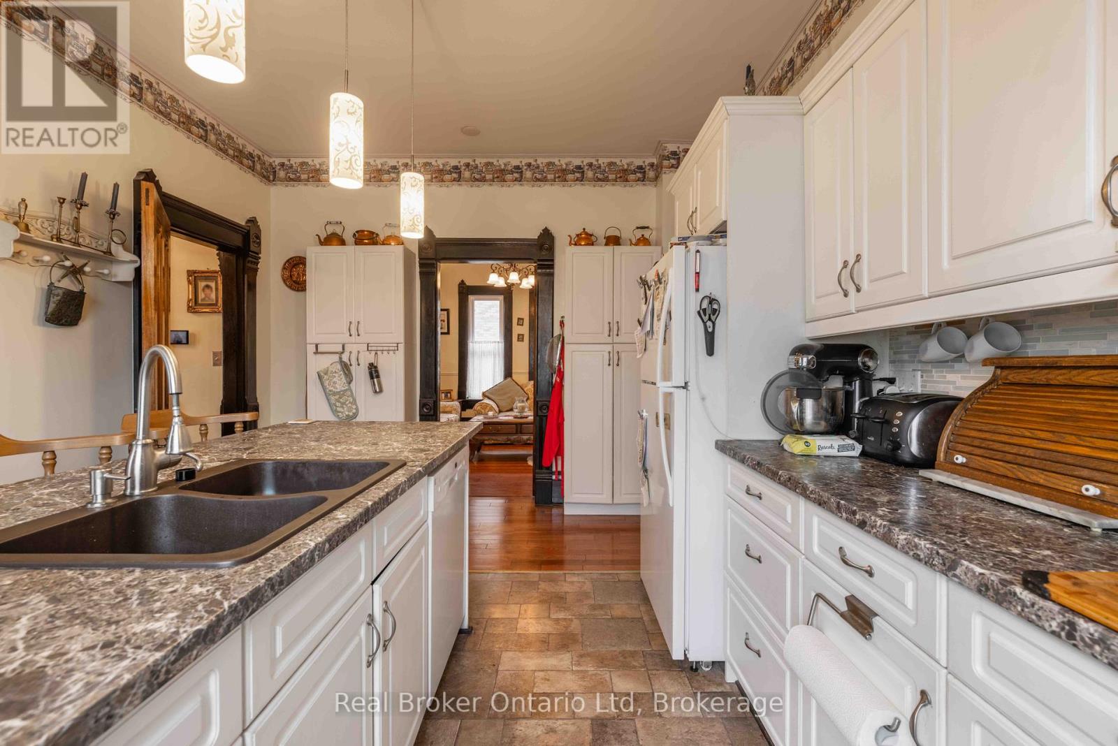 295 Livingstone Avenue N, North Perth, Ontario  N4W 1P8 - Photo 11 - X12261817