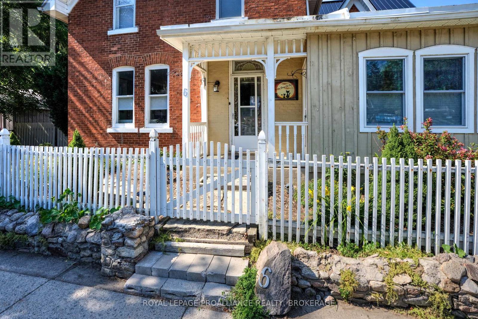 6 Spring Street N, Westport, Ontario  K0G 1X0 - Photo 2 - X12274065
