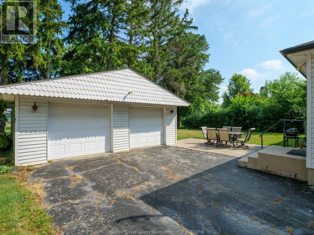 Property at 720 ROSELAND DRIVE South image 3