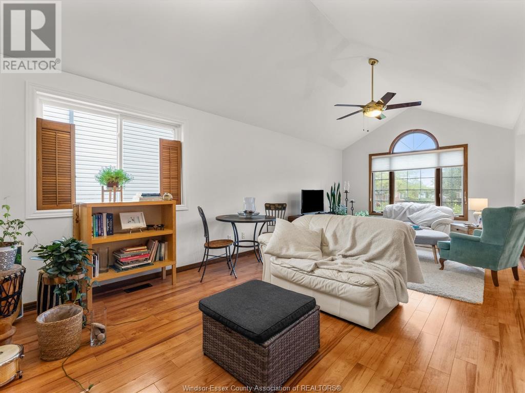 Property at 108 Duck Creek BOULEVARD image 3