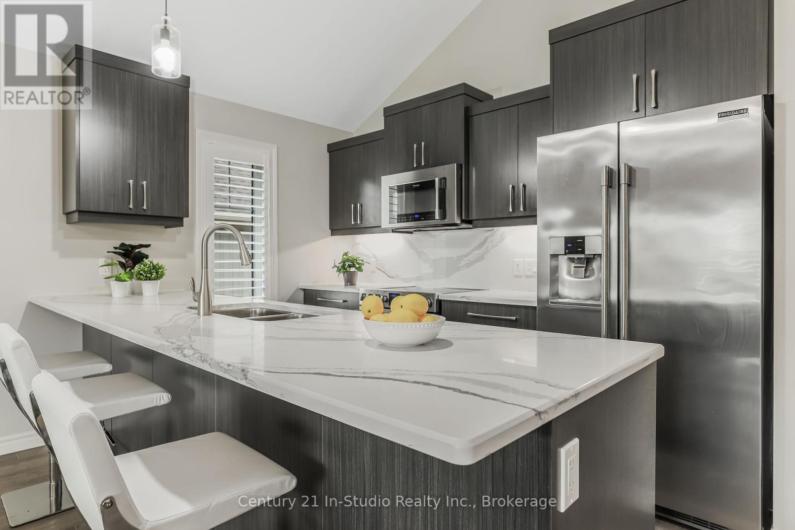 158 Hawthorn Crescent, Georgian Bluffs, Ontario  N0H 1S0 - Photo 14 - X12275100