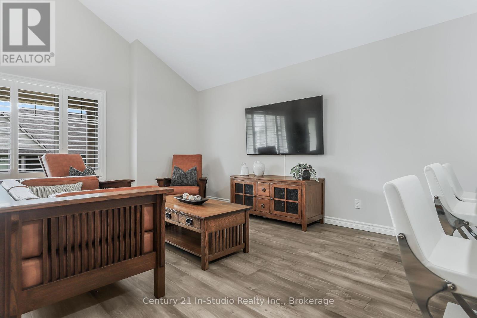 158 Hawthorn Crescent, Georgian Bluffs, Ontario  N0H 1S0 - Photo 16 - X12275100