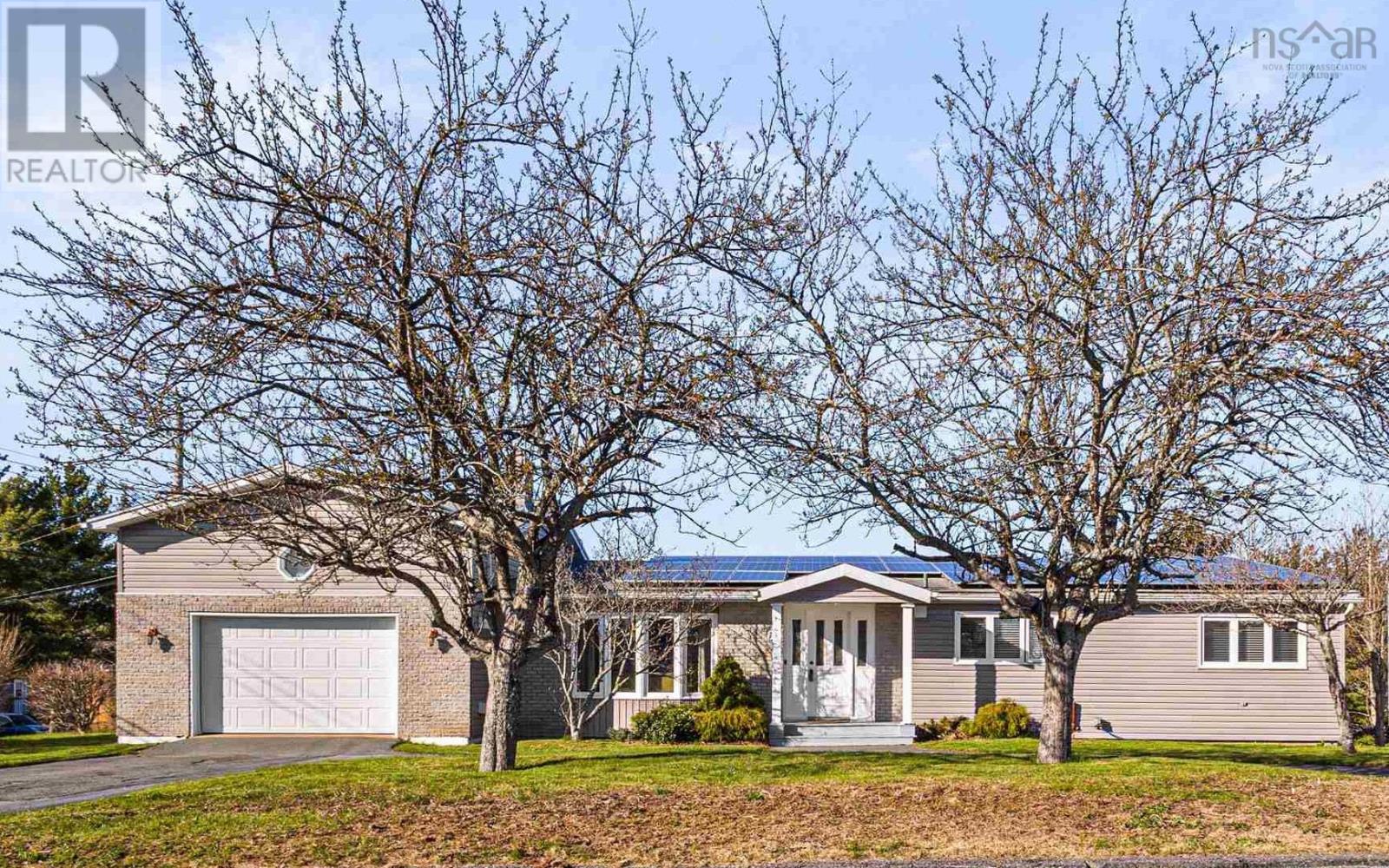 Property at 6 Hillside Court image 3