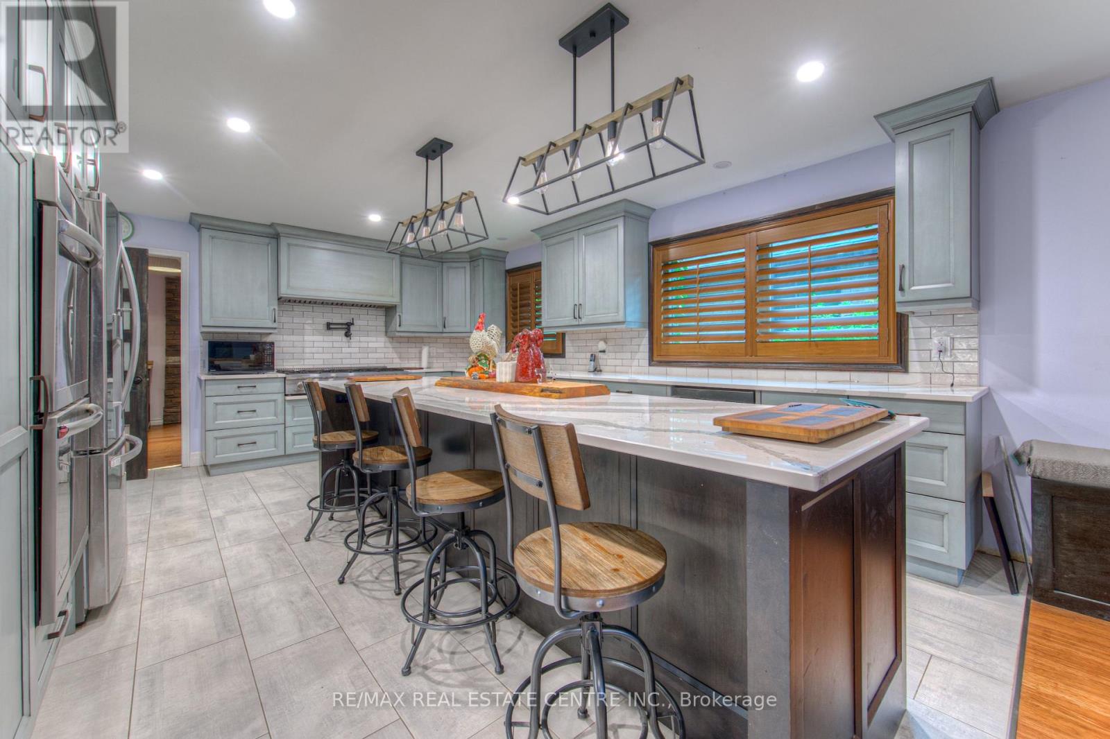 Property at 310 CAVENDISH DRIVE image 3