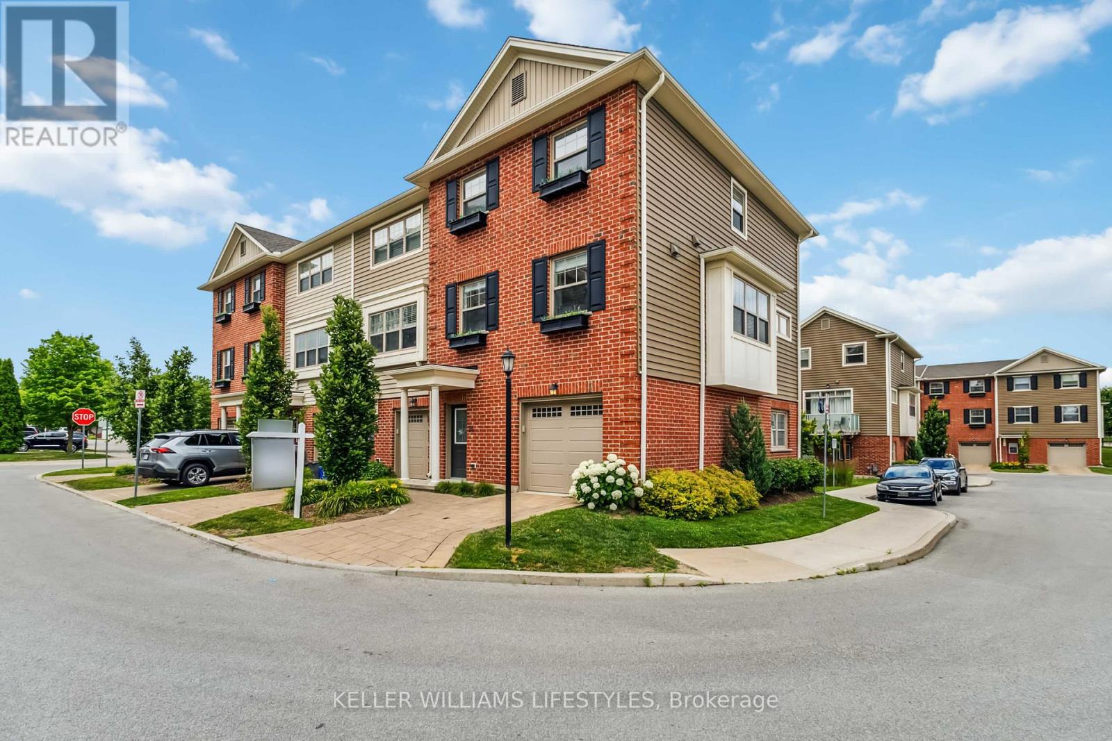 Property at 74 - 3025 SINGLETON AVENUE image 4