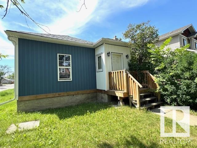 Property at 11202 96 ST NW image 2