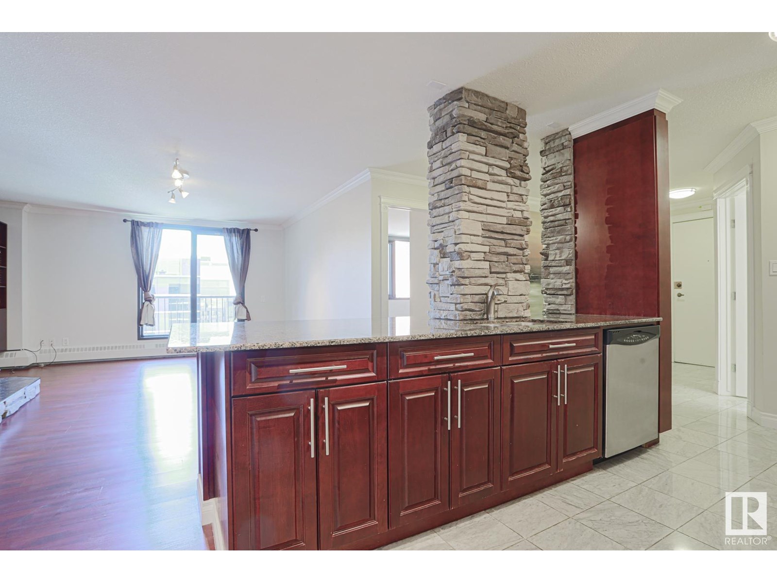 #1407 10125 109 St Nw, Edmonton, Alberta  T5J 3P1 - Photo 4 - E4446871