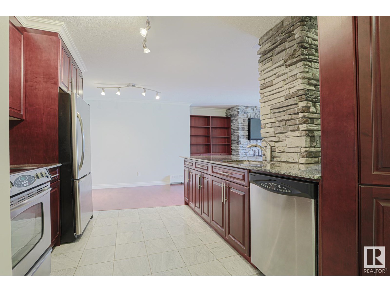#1407 10125 109 St Nw, Edmonton, Alberta  T5J 3P1 - Photo 5 - E4446871