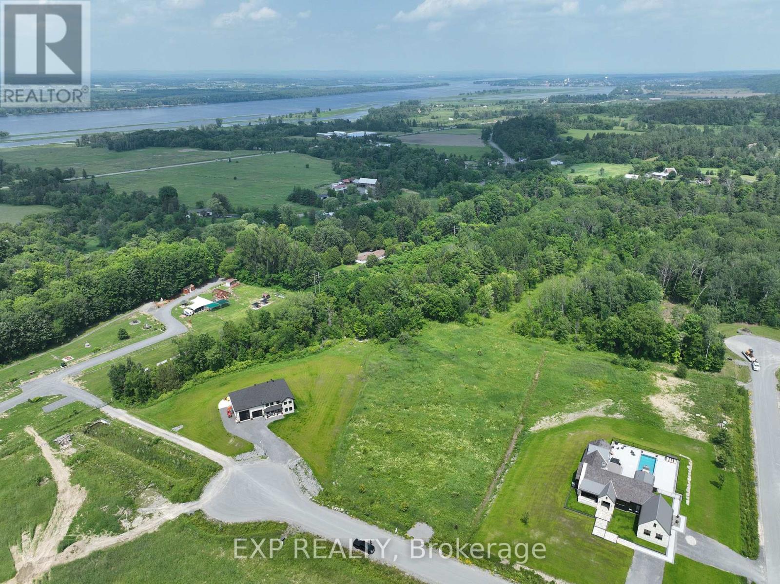 26 Nirmala Drive, Ottawa, Ontario  K4C 0B2 - Photo 2 - X12275082