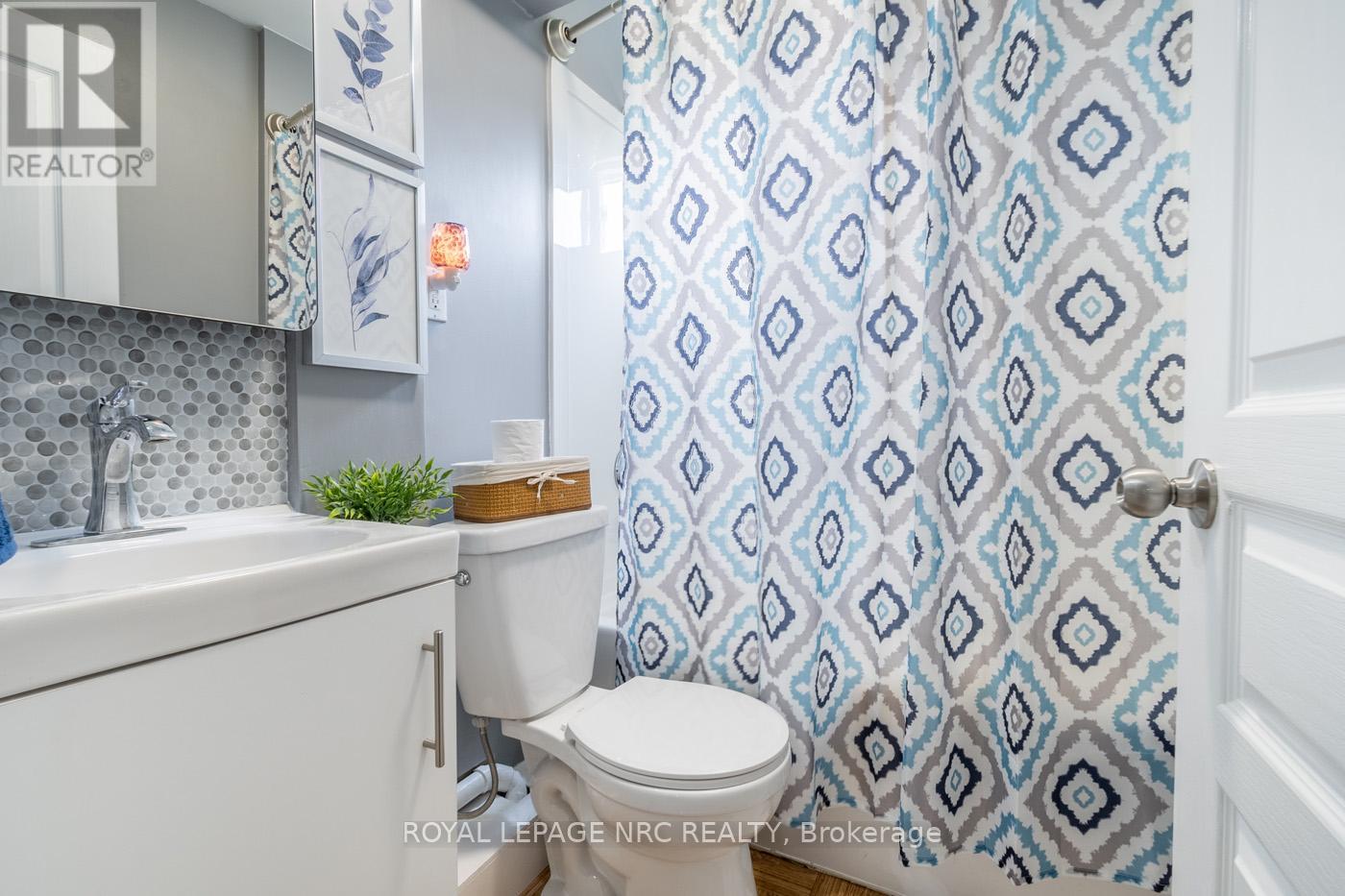 17 Dunkirk Court, Welland (Lincoln/crowland), Ontario  L3B 4V9 - Photo 14 - X12275095