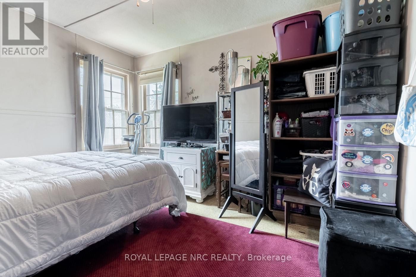 17 Dunkirk Court, Welland (Lincoln/crowland), Ontario  L3B 4V9 - Photo 16 - X12275095