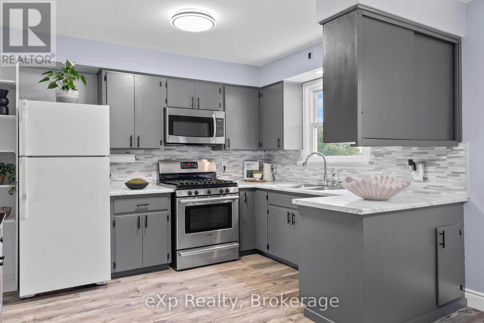 450 Smith Street, Wellington North, Ontario  N0G 1A0 - Photo 14 - X12275106