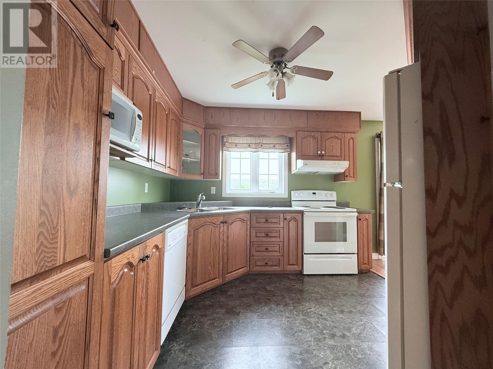50 Shaheen Crescent, Come By Chance, Newfoundland & Labrador  A0B 1N0 - Photo 8 - 1287560