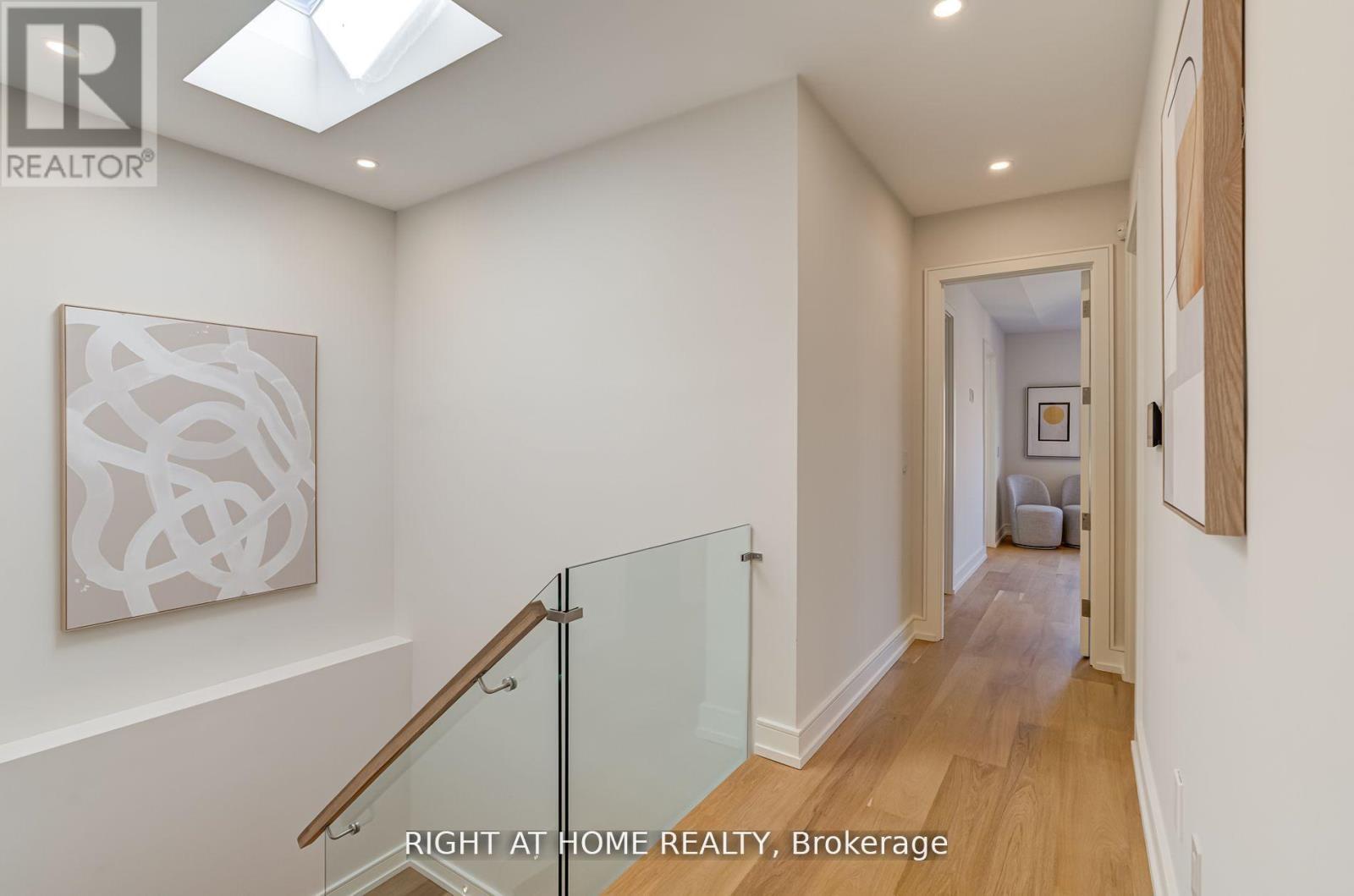 100 Glenvale Boulevard, Toronto, Ontario  M4G 2V9 - Photo 14 - C12275052