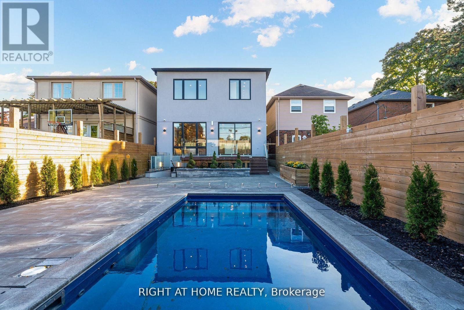 Property at 100 GLENVALE BOULEVARD image 2