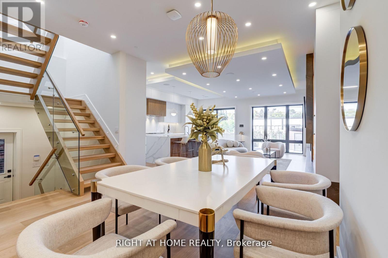 100 Glenvale Boulevard, Toronto, Ontario  M4G 2V9 - Photo 9 - C12275052