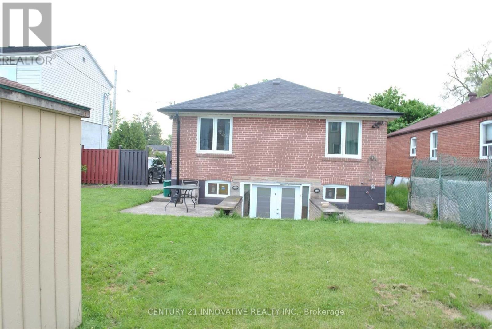 Bsmt 1+1 - 985 Victoria Park Avenue, Toronto, Ontario  M4B 2J4 - Photo 2 - E12275042