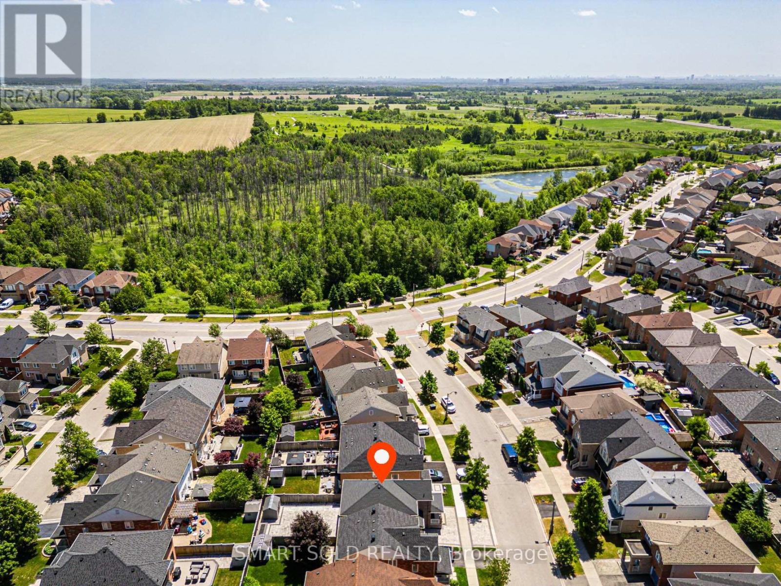 Property at 24 KEN LAUSHWAY AVENUE image 3