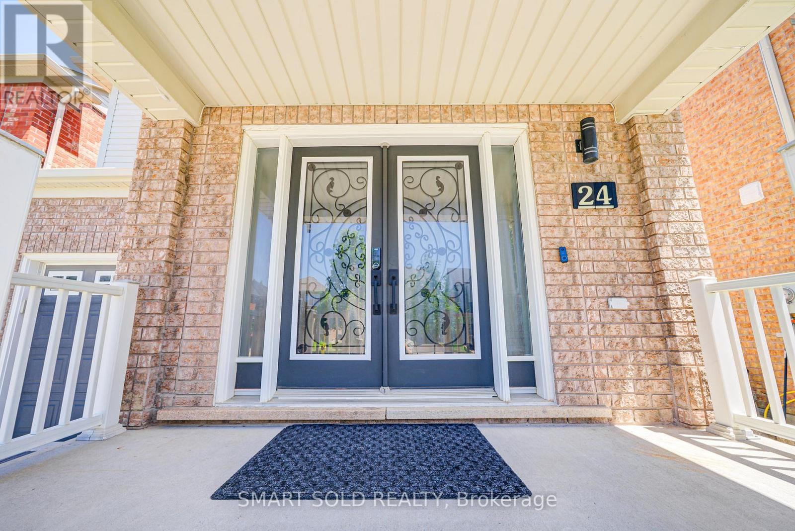 Property at 24 KEN LAUSHWAY AVENUE image 4