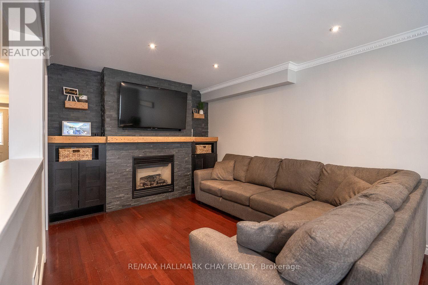 Property at 24 KATE AITKEN CRESCENT image 4